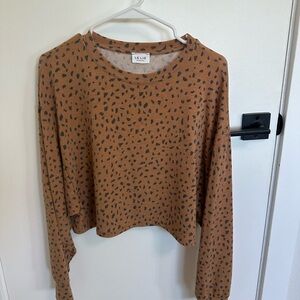 Lightweight sweater cropped